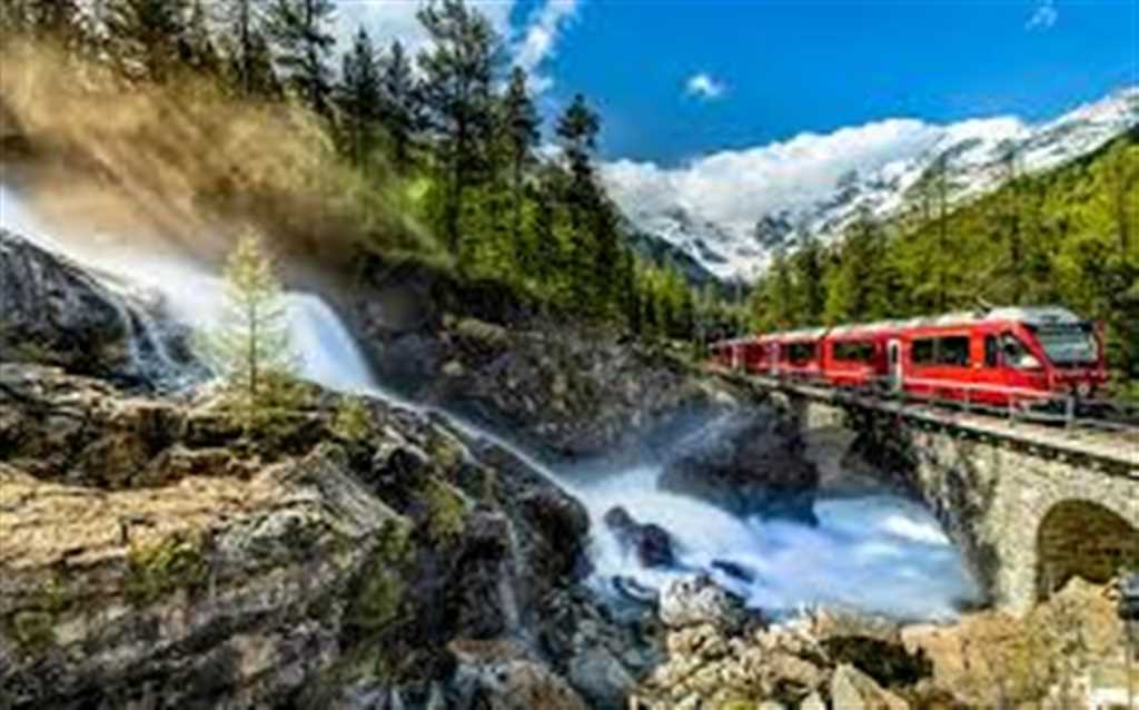 Panoramic North Italy & The Bernina Express tour image