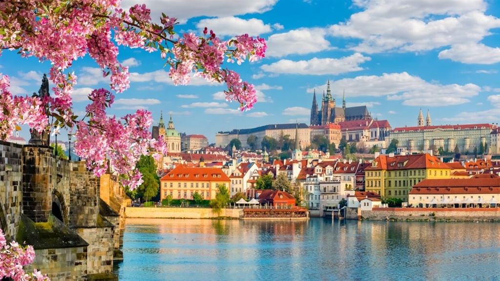 The Golden City - Prague ShowCase