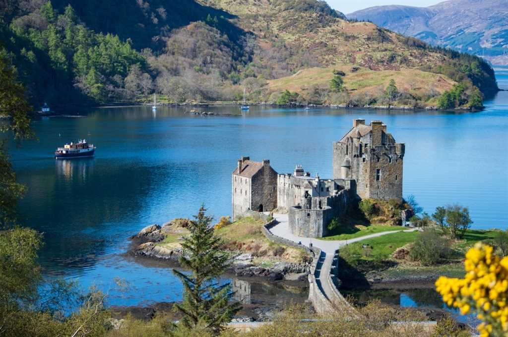 Scotland - Whisky, Castles & Scenic Highlands tour image